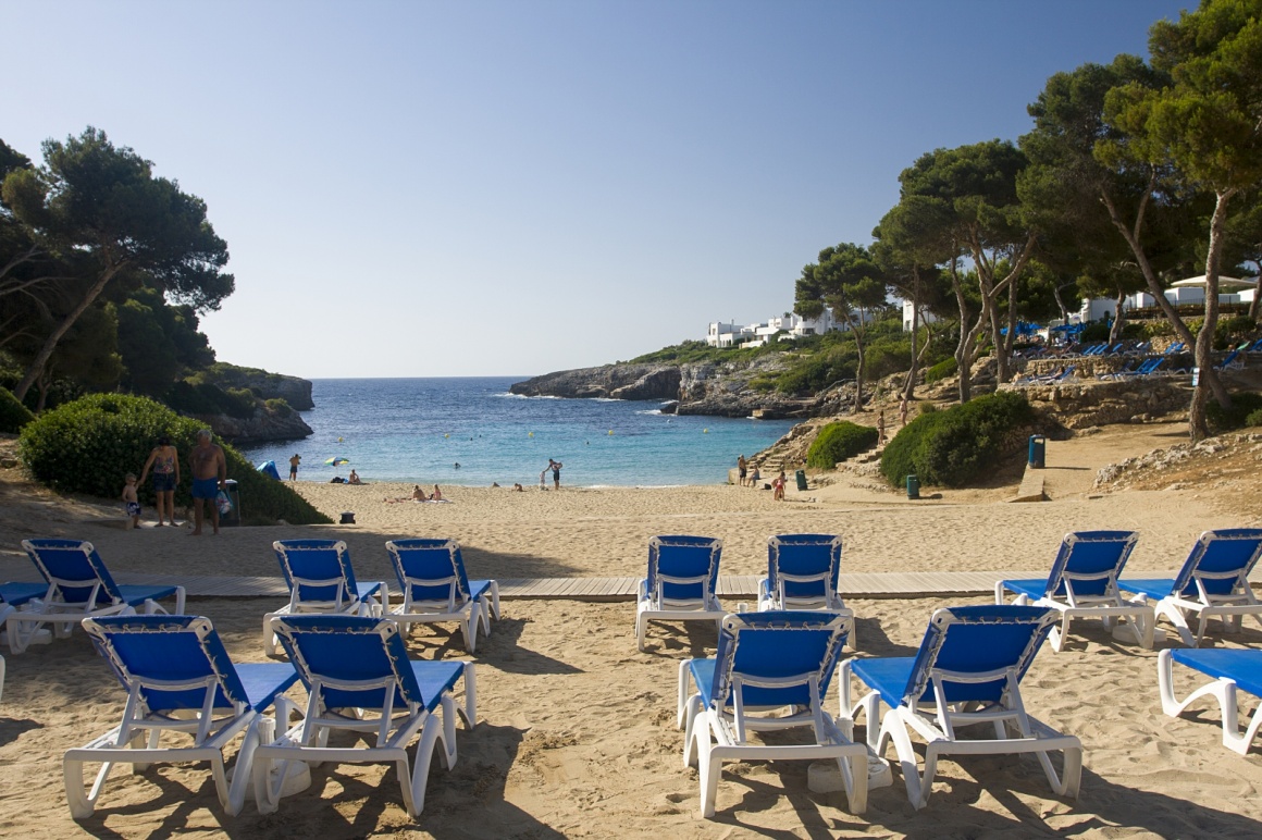'Cala D'Or hotel beach in Majorca' - Majorque