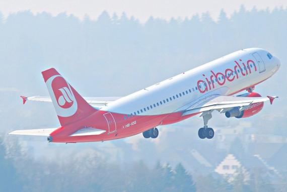 'Air Berlin Airbus A320-214; HB-IOQ@ZRH;04.03.2011/592dg' - Majorque